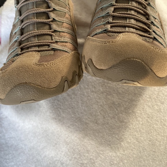 Skechers Slip On Shoes/Sneakers Size 11 - Picture 7 of 8